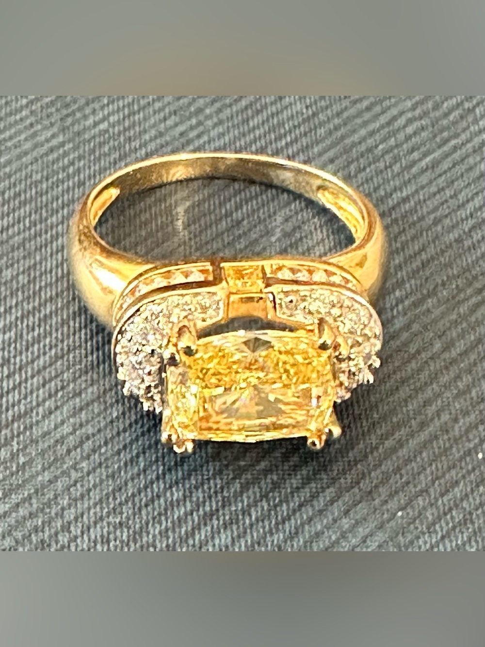 Heavy Solid 14K Yellow Gold Canary Citrine & Diamond Cocktail Ring – 6.7g Size 7
